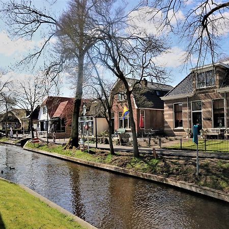 Lodge In Giethoorn With Breakfast Exterior photo
