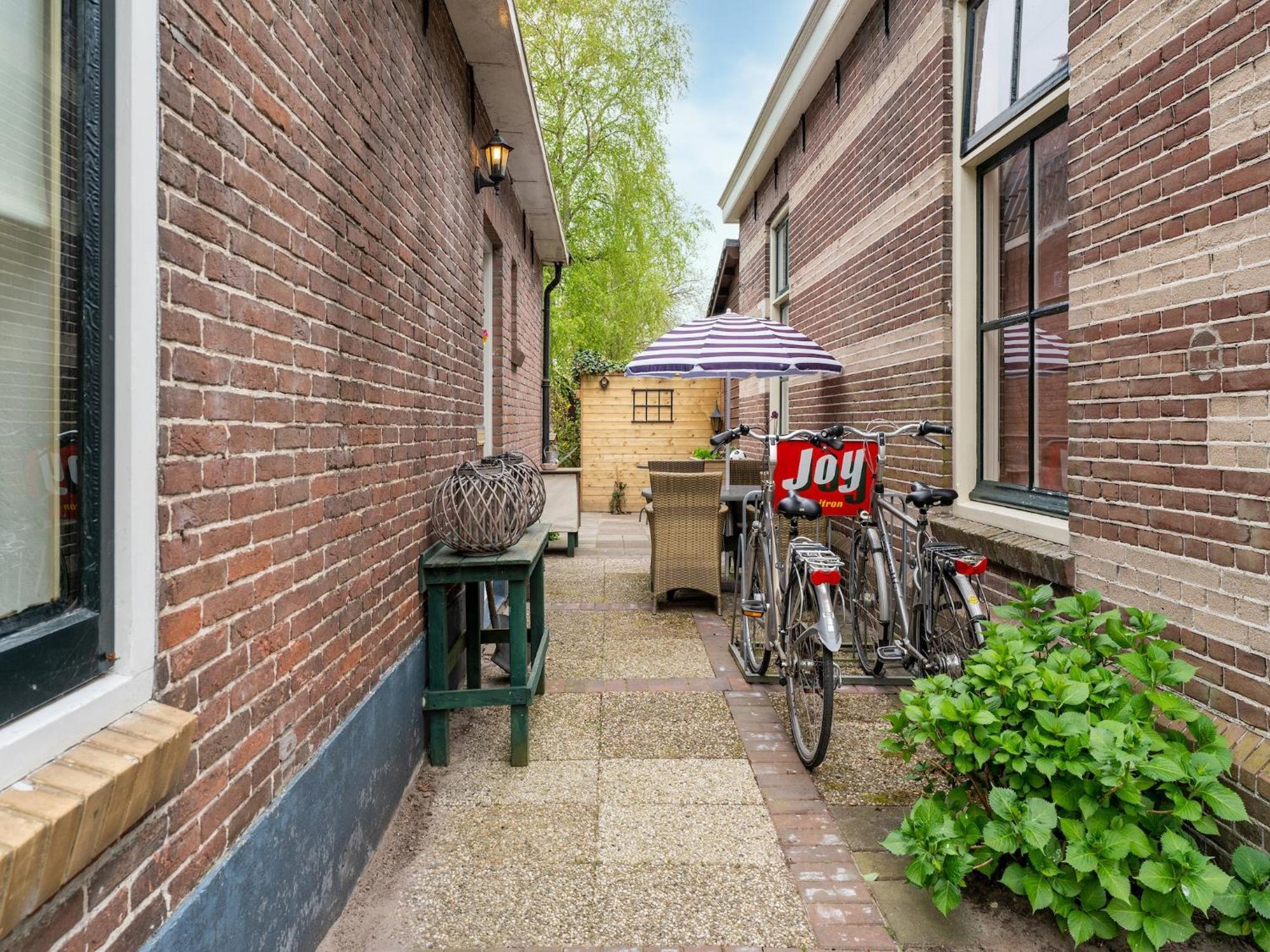 Lodge In Giethoorn With Breakfast Exterior photo