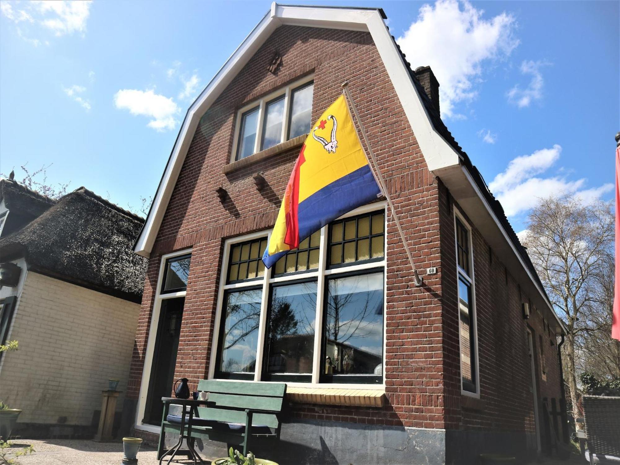Lodge In Giethoorn With Breakfast Exterior photo